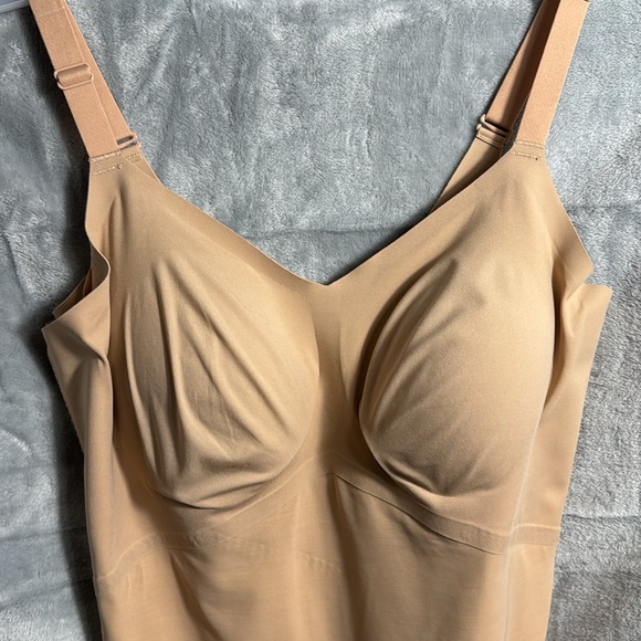 Honeylove Tan Shapewear Bodysuit with Built-in Support - Picture 4 of 13
